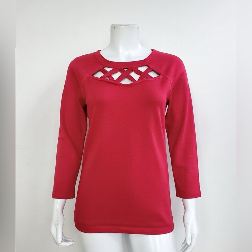 Red Cut out Sweater 3/4 sleeve